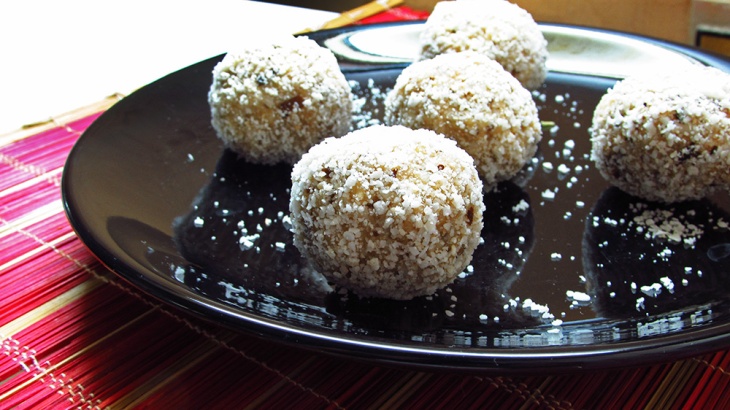 raw vegan coconut raffaello balls, truffles